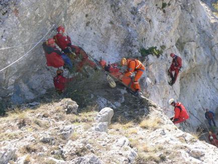 Doi bihoreni au învăţat tehnici de salvare alături de speologi din 10 ţări balcanice